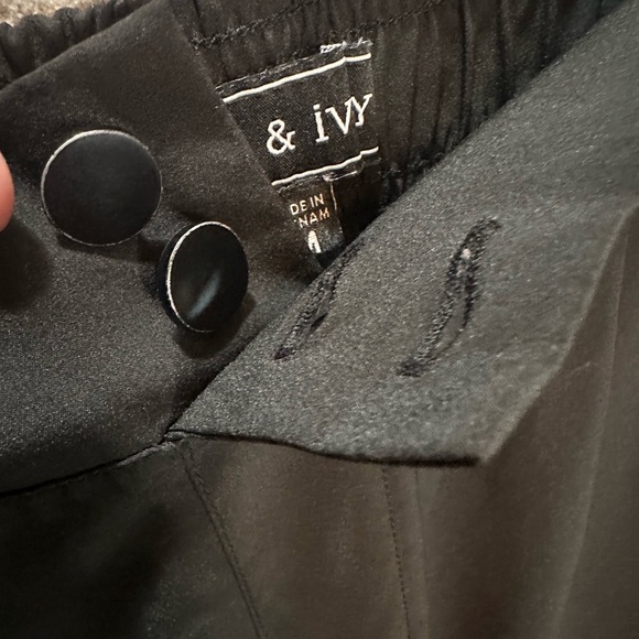 Jade & Ivory pleated jogger style pants versatile for work or play size Medium - Picture 8 of 10